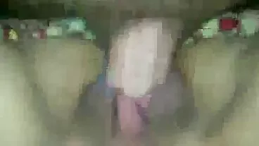 הגירל אוברי קייט פורשת את סרט סקב רגליה ואז מסתבכת במיסיונרית