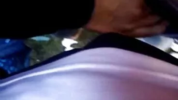 האחות החורגת המתבגרת, לייני גריי, לא יכולה להתנגד לאחים סירטוני סקב החורגים הזין הגדול