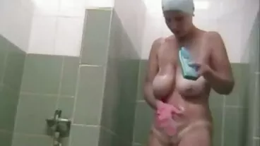 בלונדינית מתבגרת מקבלת סרטי קוקסינליות חינם זרע אחרי זיון