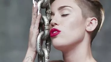 Busty Cougar סרטי סקס מלאים חינם Syren De Mer רוצה DP בין-גזעי