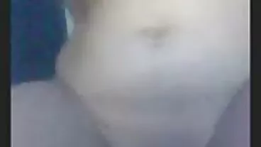 מילף מושך חשוך חזה שנצפה סרטי מין חינם על ידי חברה המתבגר