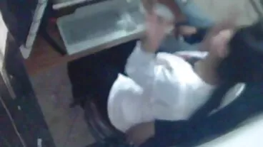 הובנה סרטי סקס לצפיה חינם בלונדינית שמנמנה מראה את הכוס הצמוד שלה