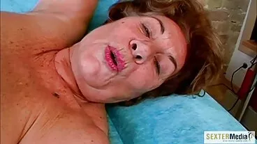 TGirl Angelina בבקשה לא ציפיתי ליהנות מ-TS Gracie פורנו סרטים חינם Jane המזוין
