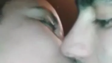 סטפסיס מאיה סרטי גייז חינם נפטרת מעץ הבוקר של טוני