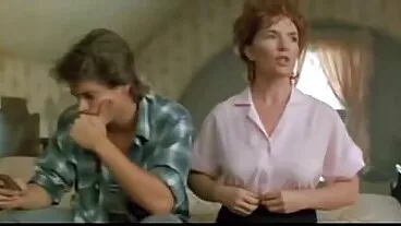 זונה חרמנית פורנו סרטי סקס חינם נמתחת אידיוט במהלך זיון אנאלי גס