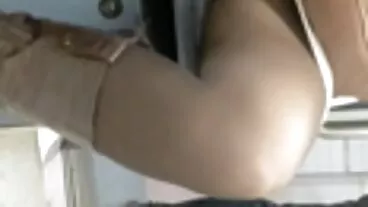 הבן החורג חנון גומר חזק בזמן שאמו החורגת סרטי סקס צפיה ישירה חינם ואחותו החורגת מזיין את הזין שלו