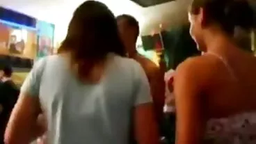לקסי הבלונדינית החרדנית לזיין לסבית גותית סרטי מין חינם בתור ניסוי לוהט של עצמה