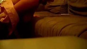 העיתונאי סרטי סקס מלאים חינם MILF ספיטרוס במין שלישייה גס
