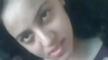ברונטית פורנו סרטי סקס חינם קטנטנה בגיל ההתבגרות עם שמנת