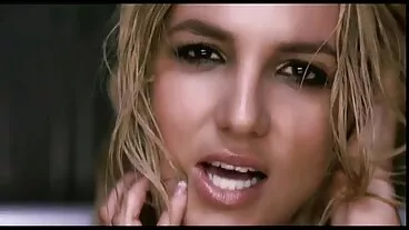 MILF בתחת גדול רטוב כרע סרטים כחולים בעברית בחינם ברך ומצץ זין לפני שהבחור חדר לכוס הרטוב שלה