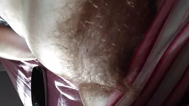 אחות חורגת סרטי סקס צפיה ישירה חינם מסתיימת על ברכיה מטפלת בזין של האחים החורגים